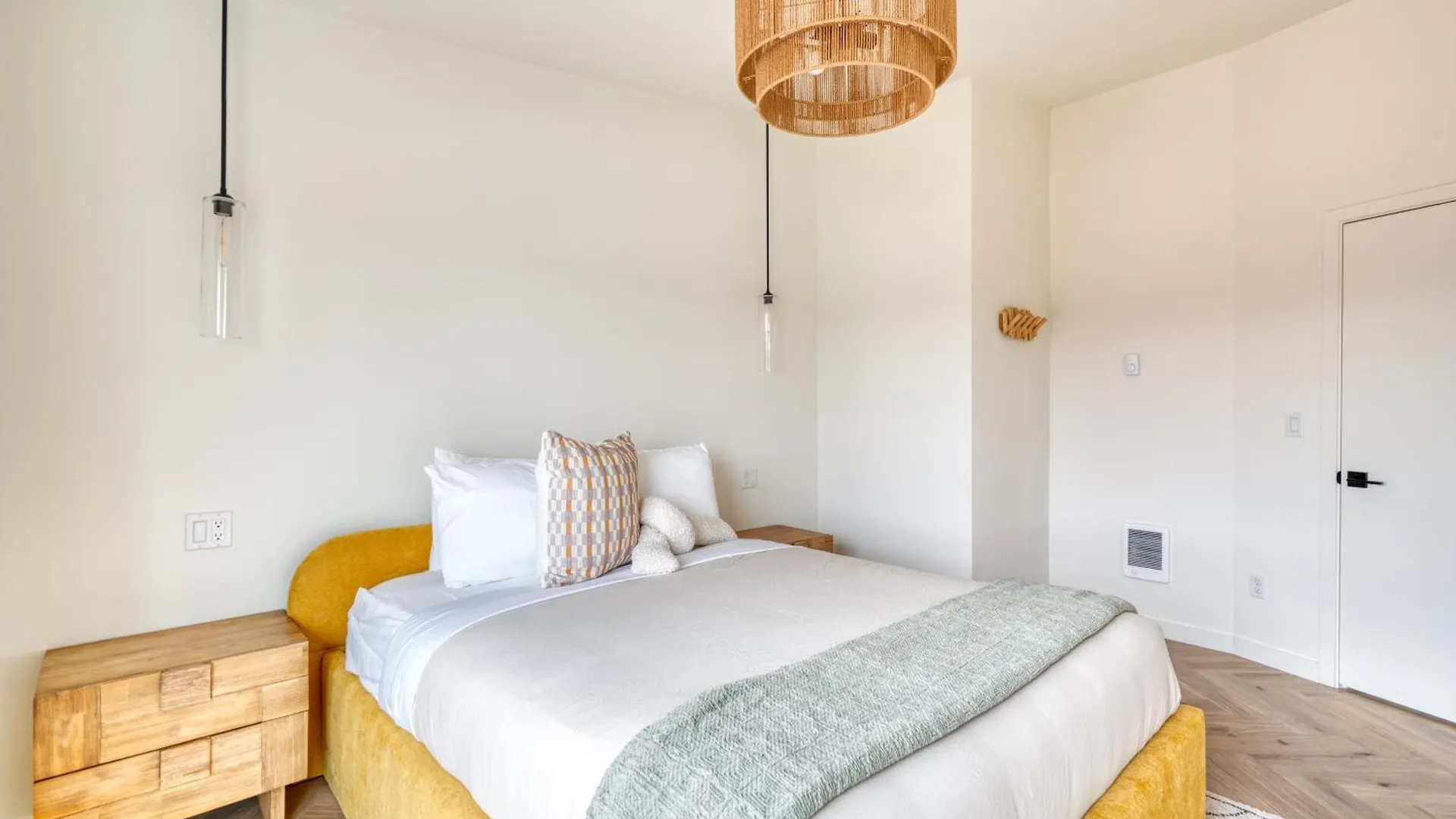 Lively Alberta Arts Townhome Portland Holiday home