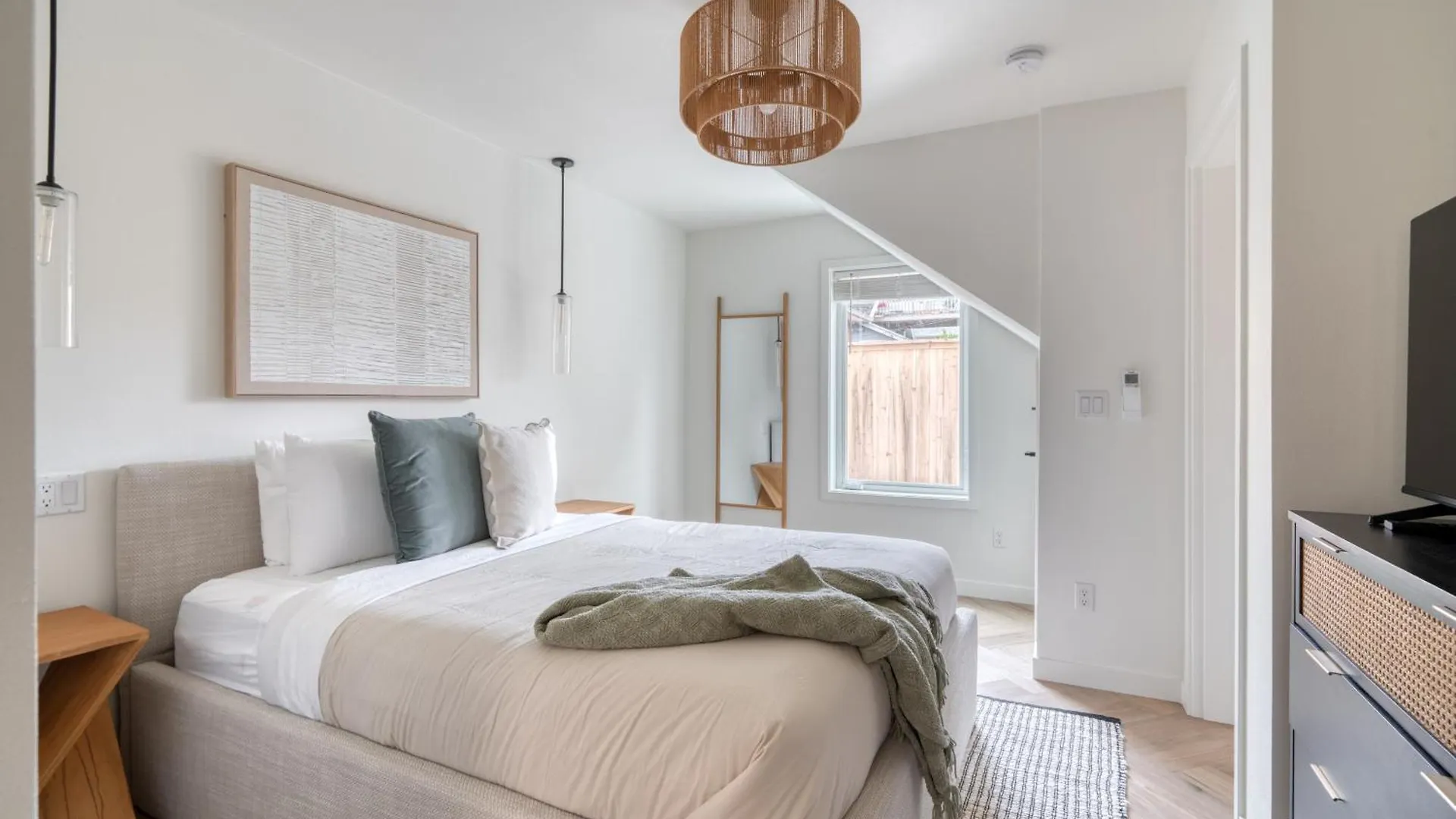 Lively Alberta Arts Townhome Portland Holiday home