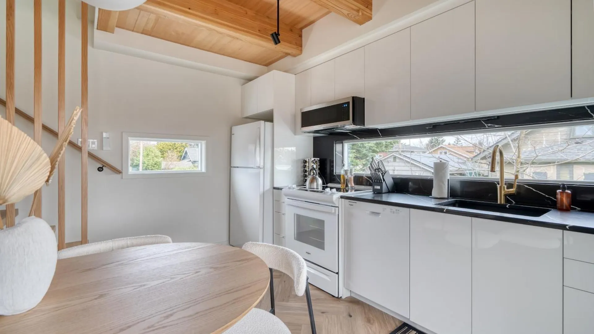 Lively Alberta Arts Townhome Portland Holiday home
